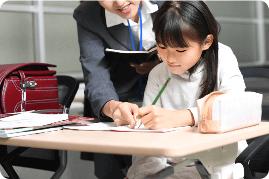 心水塾の全ての講師が「熱意と奉仕」の思いを持って生徒に向き合います