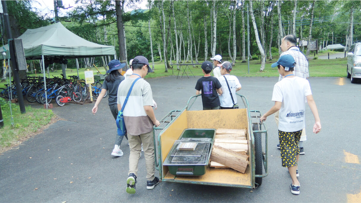 BBQの準備をお手伝いしたよ。